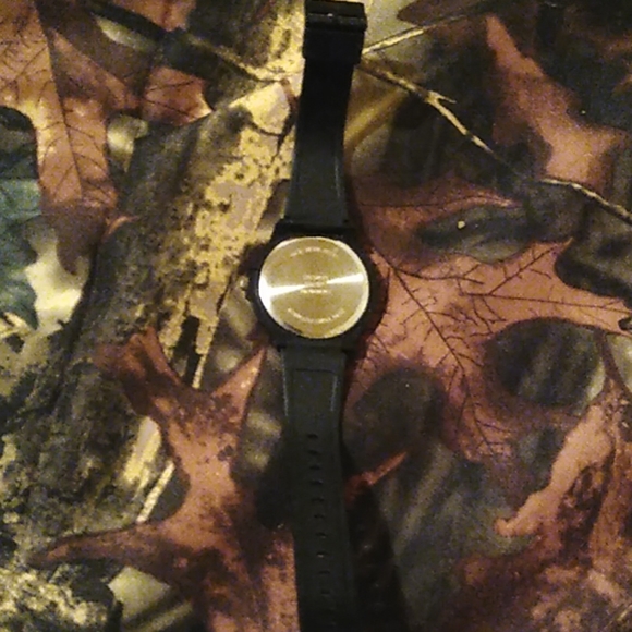 Watch - Picture 3 of 3